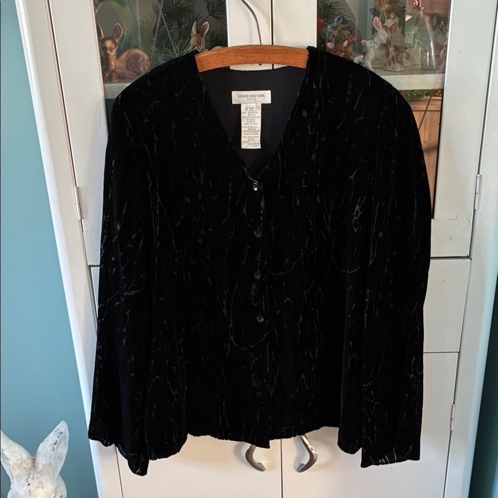 Jones New York sz 14P Black Velvet Silk Blend Button-Up Top like new!